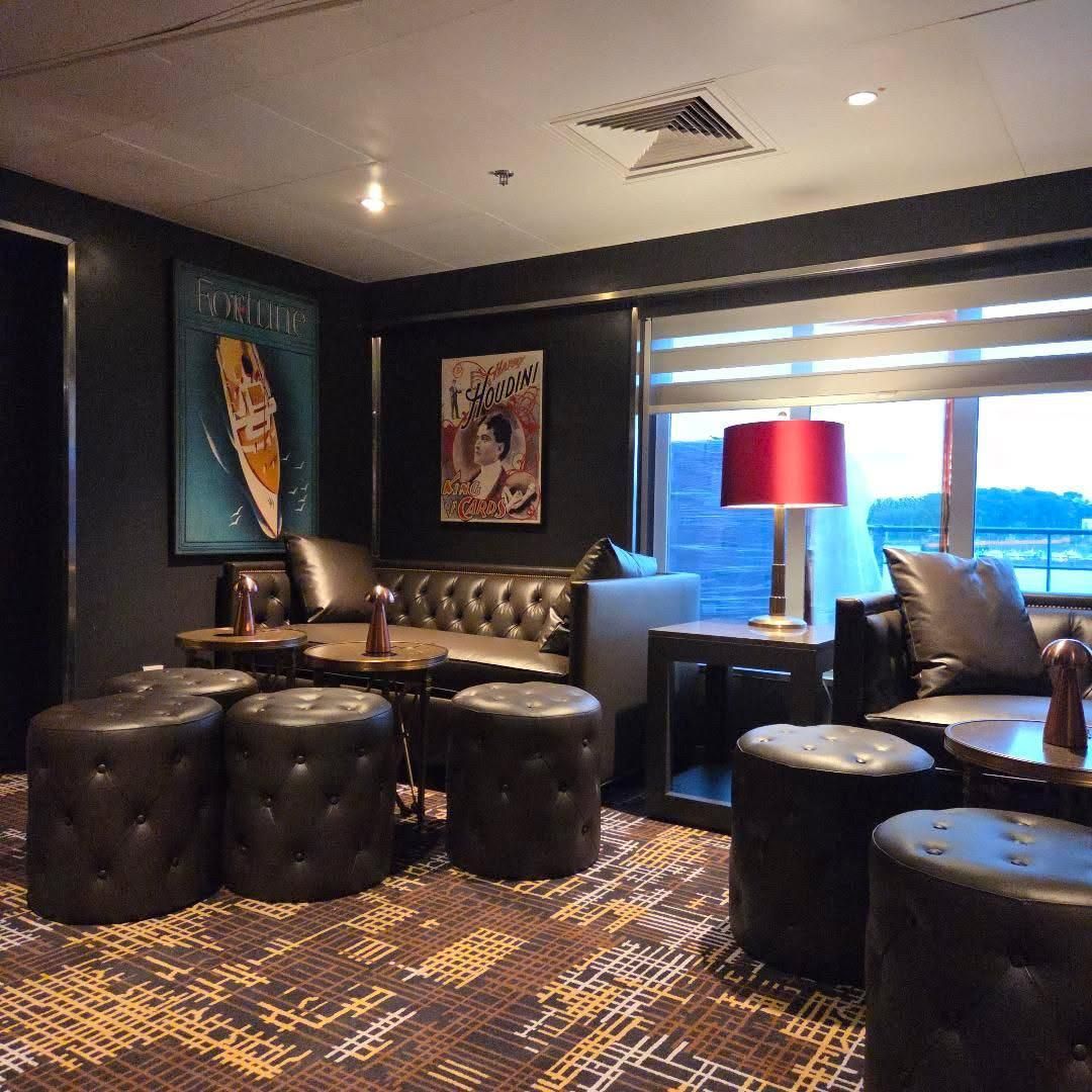 World Legacy by World Cruises — Illusion Lounge